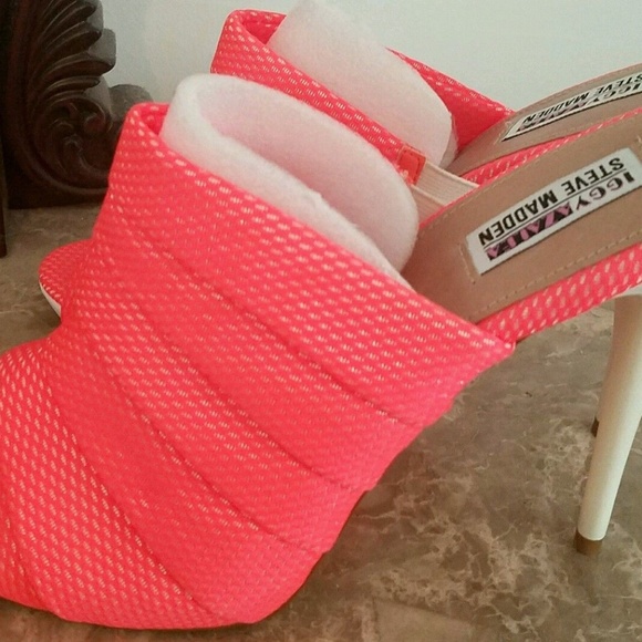 Ale - CoralIggy Azalea by Steve Madden size 10 - Picture 5 of 5